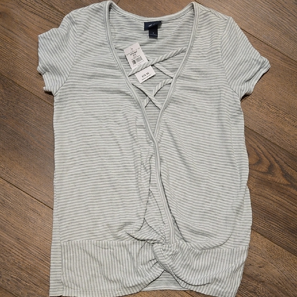 NWT Buckle Daytrip Gray Striped Women's Top